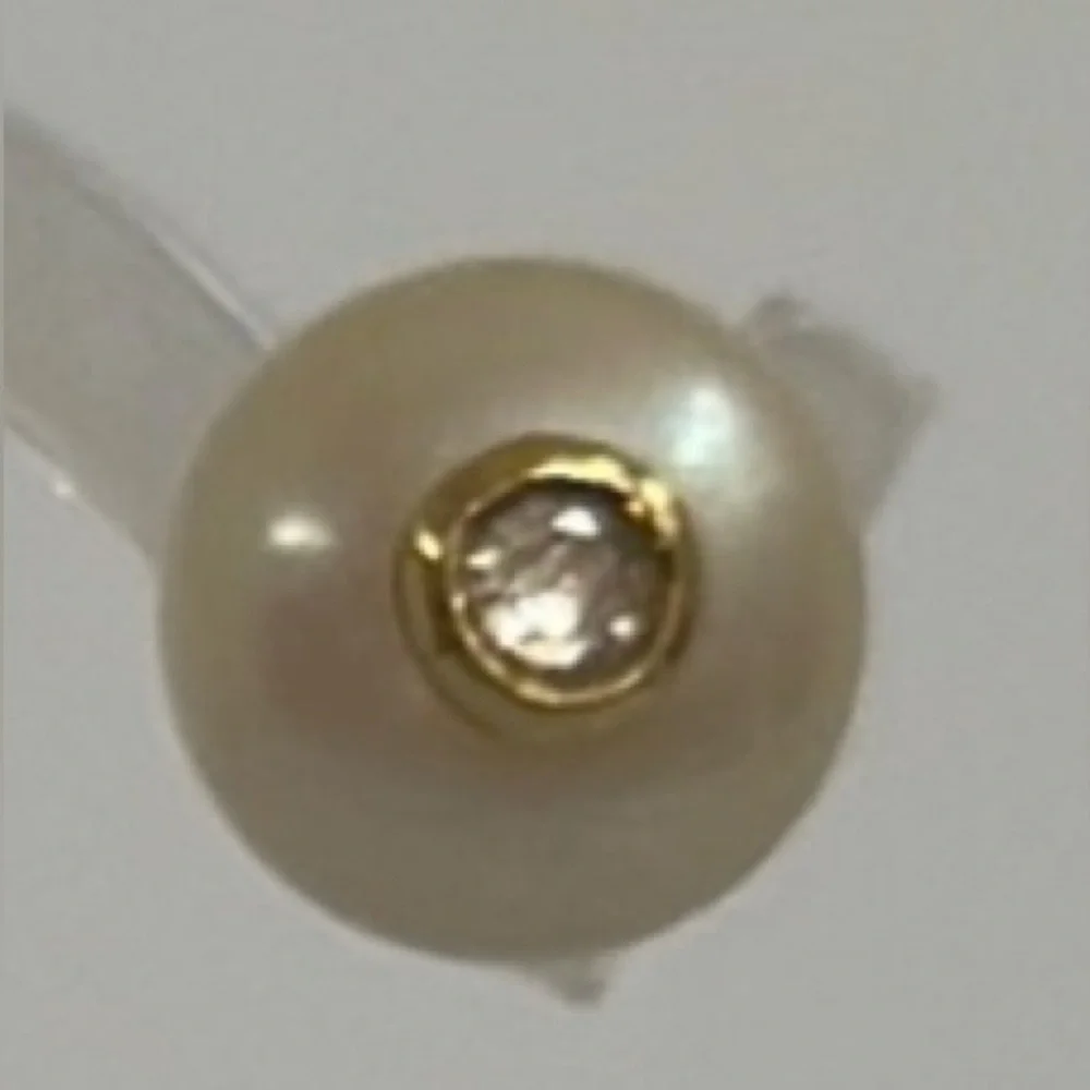 14k real solid gold Diamonds Sea water pearls Earrings
